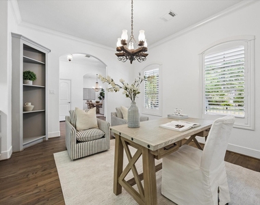 4523 Maple Street - Photo Thumbnail 6