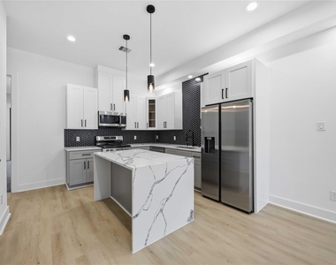7932 Boy Street - Photo Thumbnail 7