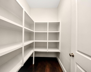 9814 Carver Drive - Photo Thumbnail 9