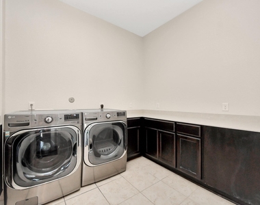 9814 Carver Drive - Photo Thumbnail 18