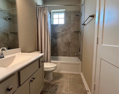 1523 Rustling Creek Drive - Photo Thumbnail 17