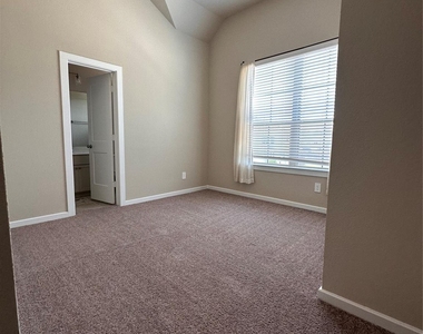 1523 Rustling Creek Drive - Photo Thumbnail 15