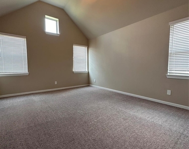 1523 Rustling Creek Drive - Photo Thumbnail 12