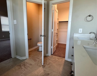 1523 Rustling Creek Drive - Photo Thumbnail 11