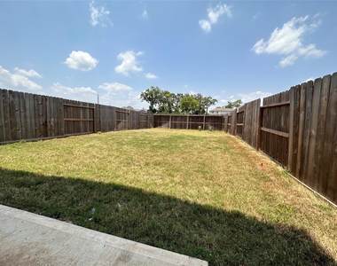 1523 Rustling Creek Drive - Photo Thumbnail 19