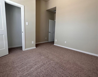 1523 Rustling Creek Drive - Photo Thumbnail 16
