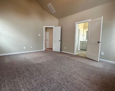 1523 Rustling Creek Drive - Photo Thumbnail 9