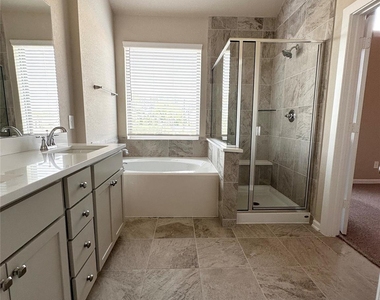 1523 Rustling Creek Drive - Photo Thumbnail 10