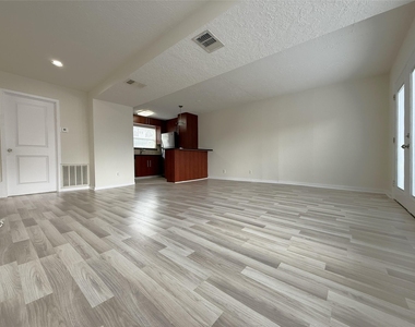 513 W Main Street - Photo Thumbnail 9