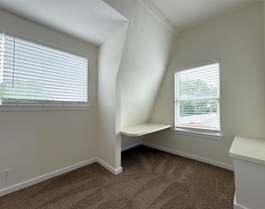513 W Main Street - Photo Thumbnail 14