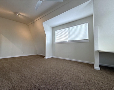513 W Main Street - Photo Thumbnail 13