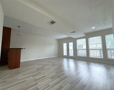 513 W Main Street - Photo Thumbnail 2