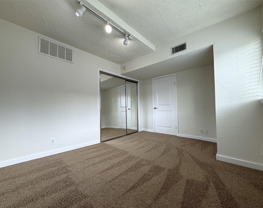 513 W Main Street - Photo Thumbnail 19
