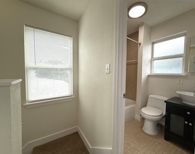 513 W Main Street - Photo Thumbnail 11