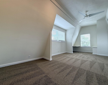 513 W Main Street - Photo Thumbnail 16