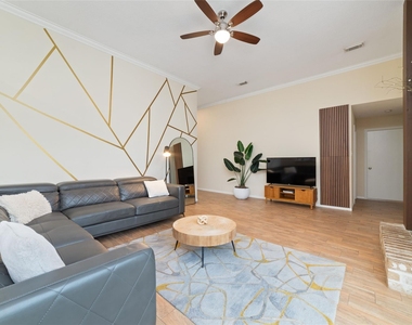 36 N Rain Forest Court - Photo Thumbnail 6