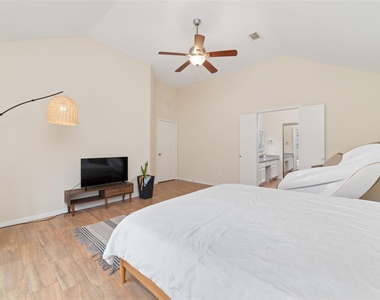36 N Rain Forest Court - Photo Thumbnail 14