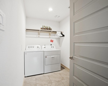 29518 Gordon Sevilla Street - Photo Thumbnail 33