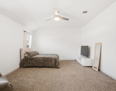 29518 Gordon Sevilla Street - Photo Thumbnail 15