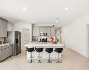 29518 Gordon Sevilla Street - Photo Thumbnail 4