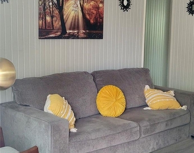 3315 Reeves Street - Photo Thumbnail 1