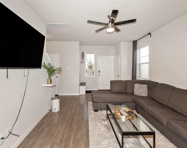 3544 Wooded Lane - Photo Thumbnail 5