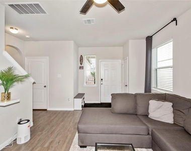3544 Wooded Lane - Photo Thumbnail 4