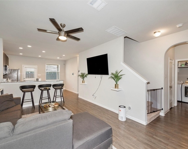 3544 Wooded Lane - Photo Thumbnail 2