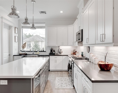 2214 Arabelle Street - Photo Thumbnail 10