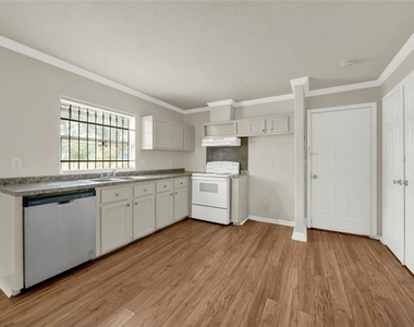 6819 Crestmont St - Photo Thumbnail 4