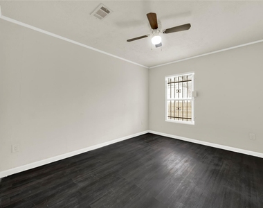 6819 Crestmont St - Photo Thumbnail 11