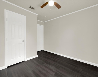 6819 Crestmont St - Photo Thumbnail 9