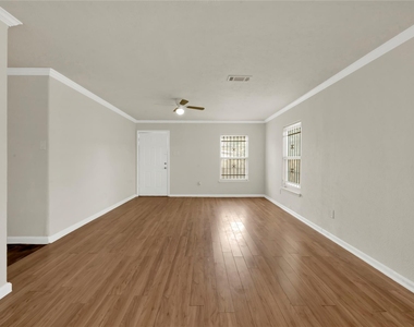 6819 Crestmont St - Photo Thumbnail 6