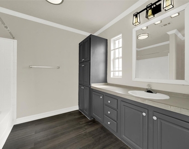 6819 Crestmont St - Photo Thumbnail 15