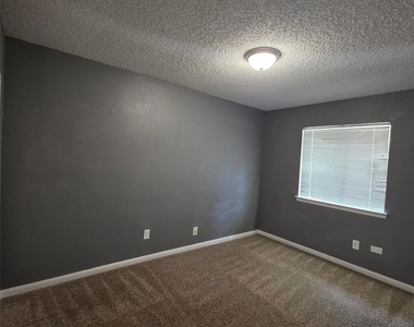 23535 Tree House Lane - Photo Thumbnail 17