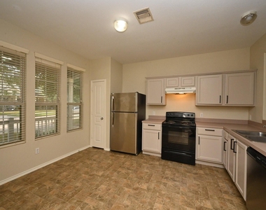 16806 Mammoth Springs Drive - Photo Thumbnail 4