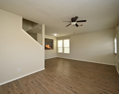 16806 Mammoth Springs Drive - Photo Thumbnail 5