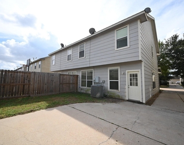 16806 Mammoth Springs Drive - Photo Thumbnail 16