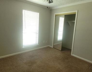 1807 Sleepy Creek Way - Photo Thumbnail 5
