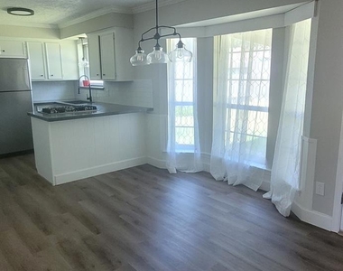 1807 Sleepy Creek Way - Photo Thumbnail 3