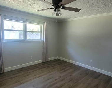 1807 Sleepy Creek Way - Photo Thumbnail 10