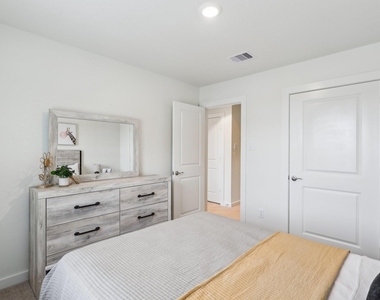 631 Canvas Ave - Photo Thumbnail 19