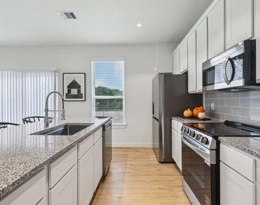 631 Canvas Ave - Photo Thumbnail 6