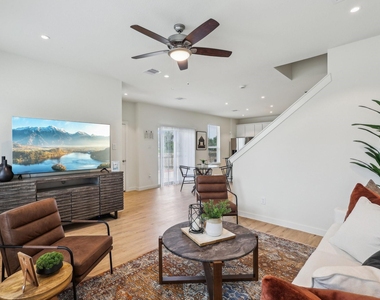 631 Canvas Ave - Photo Thumbnail 3