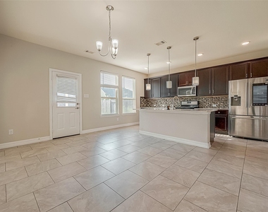 223 Sintra Lake Way - Photo Thumbnail 6