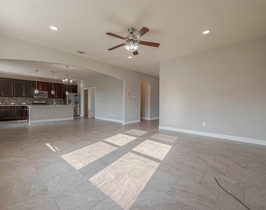 223 Sintra Lake Way - Photo Thumbnail 9