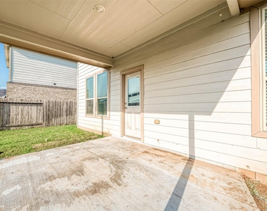 223 Sintra Lake Way - Photo Thumbnail 35