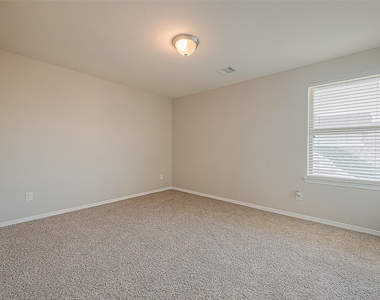 223 Sintra Lake Way - Photo Thumbnail 30