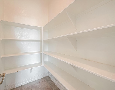 223 Sintra Lake Way - Photo Thumbnail 16