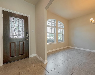 223 Sintra Lake Way - Photo Thumbnail 4